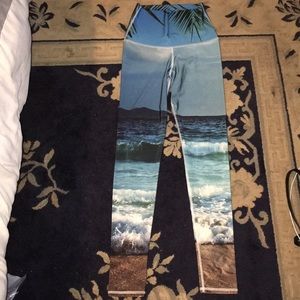Emily Hsu Tropic Leggings NWOT Size M